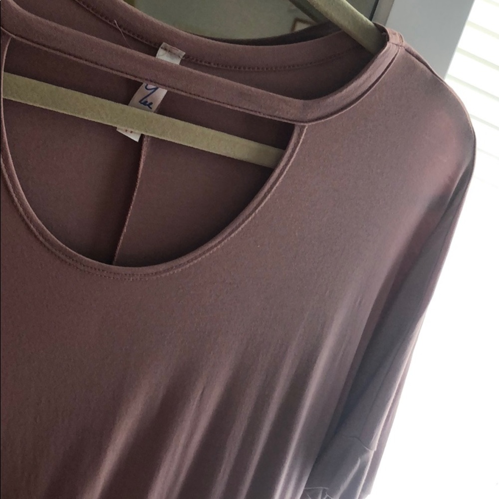 Blush top - Picture 2 of 3